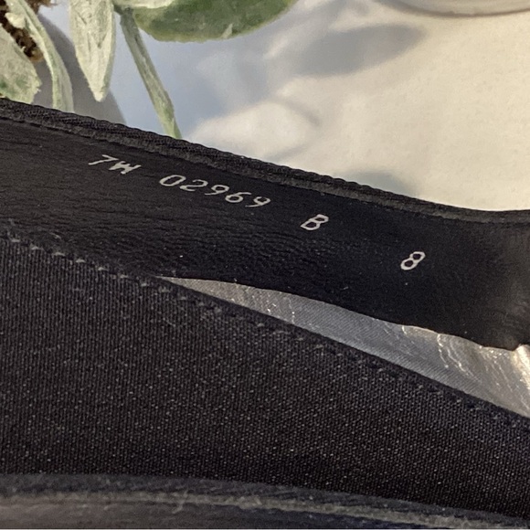 Stuart Weitzman Elegant Black Pumps w Silver Spike Rhinestone Heels Sz 7 - Picture 6 of 6